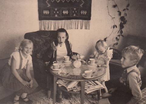 Kolmivuotiaan syntymäpäiväjuhlissa 1956
