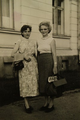 Ystävättäret 50-luvulla Kuopiossa.